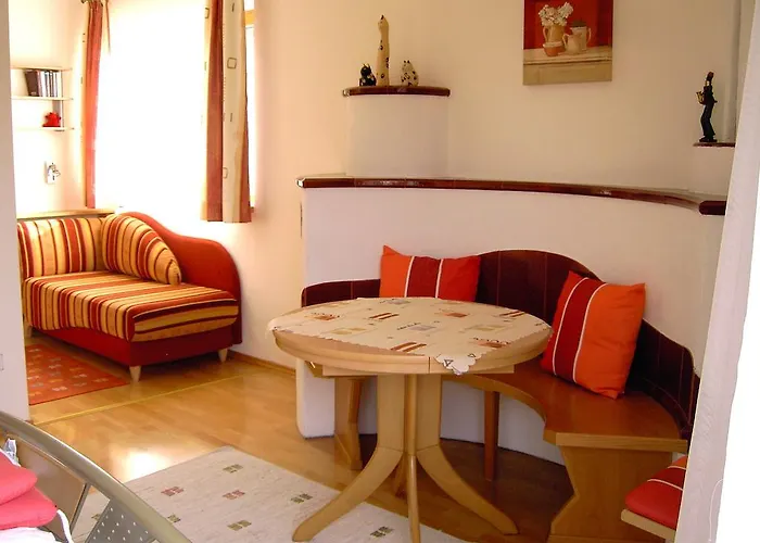 Wassertheurer アパート *