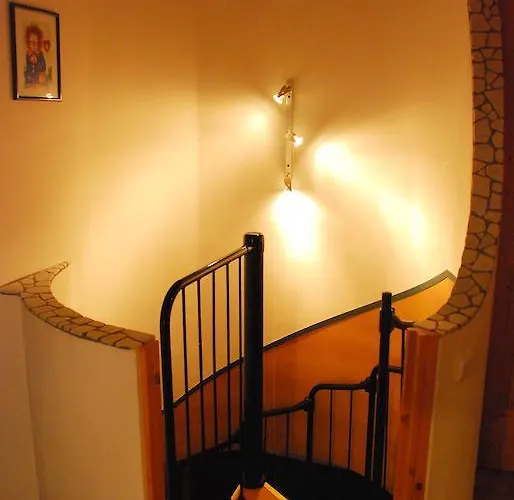 Wassertheurer アパート *